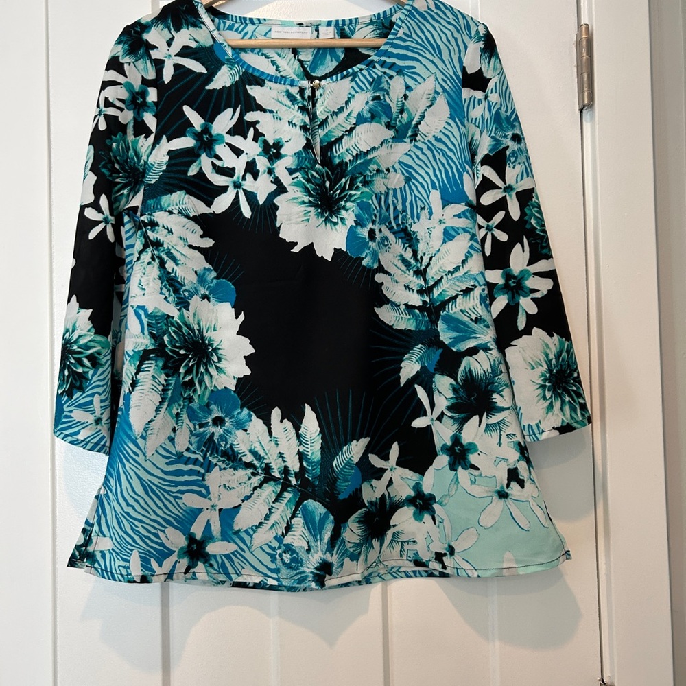 New York & Company Black and Blue Floral Blouse